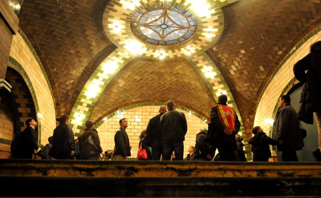 image lugares poco conocidos de Nueva York City Hall Station Photo by Marc A. Hermann MTA New York City Transit