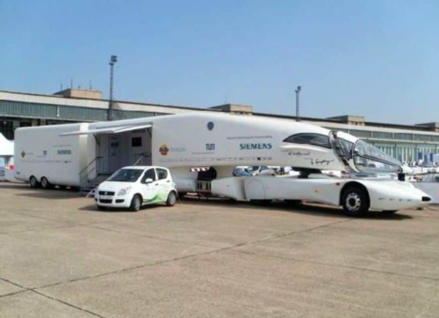 Empresa alemana diseñó el 'Innotruck', un insólito motorhome de lujo y con forma de avión que no puede ser manejado 1