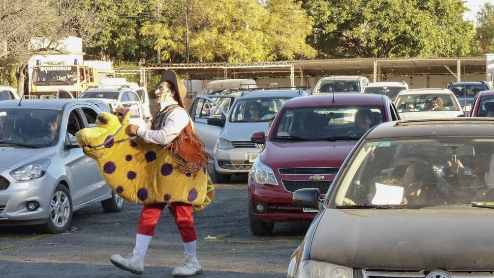 image En esta localidad argentina transformaron un circo en autocirco para ayudar a entretener a los niños en tiempos de Covid 19 1