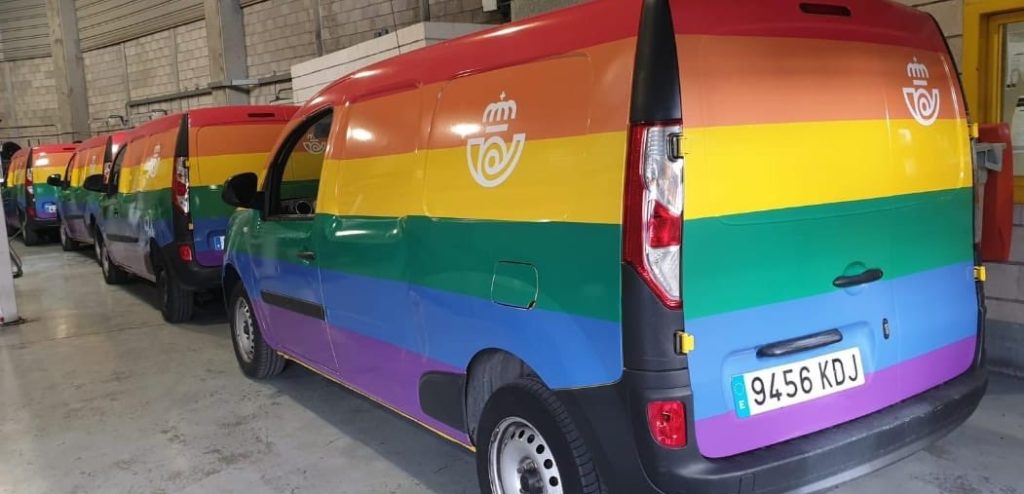 image LGTBI España Correos lanza su primer sello LGTBI y decora buzones en alusión a los festejos por el Día del Orgullo 2