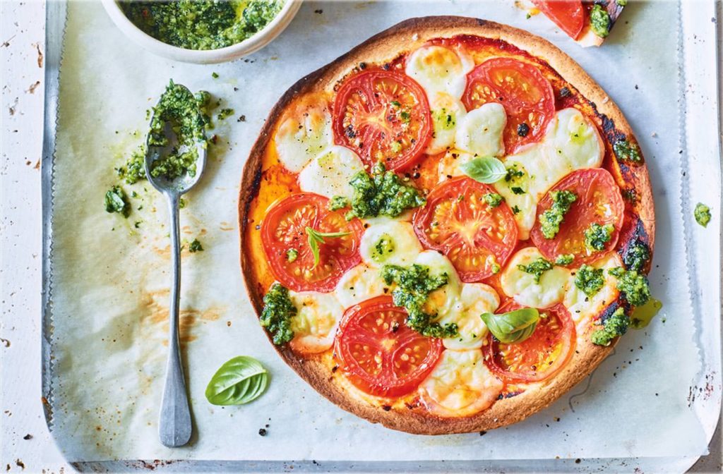 11 Italian Pizza Styles: pizza caprese