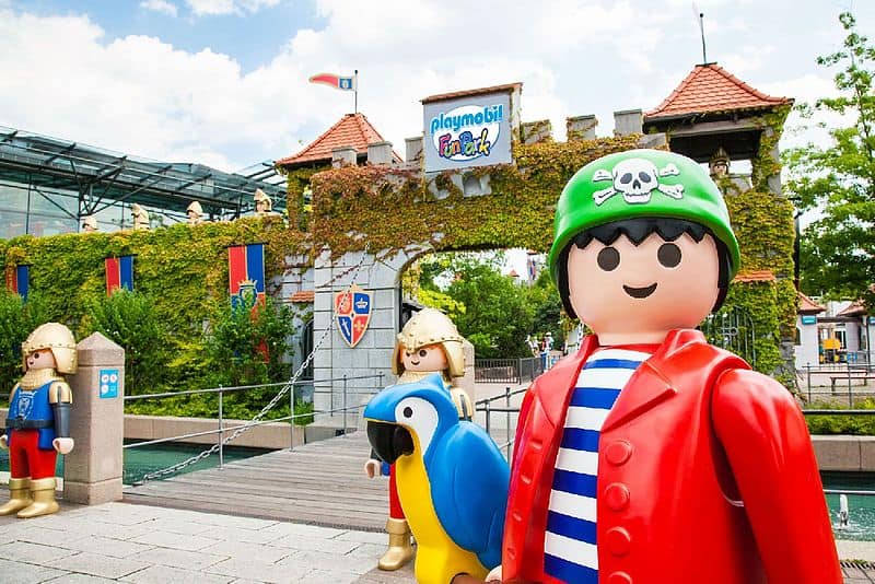 visitar Núremberg Núremberg: por qué debes visitar la ciudad que supo ser una joya imperial, fue completamente destruida y renació de entre las cenizas image visitar Núremberg csm Playmobil FunPark Zirndorf c geobra Brandstaetter Stiftung klein 18b1751654