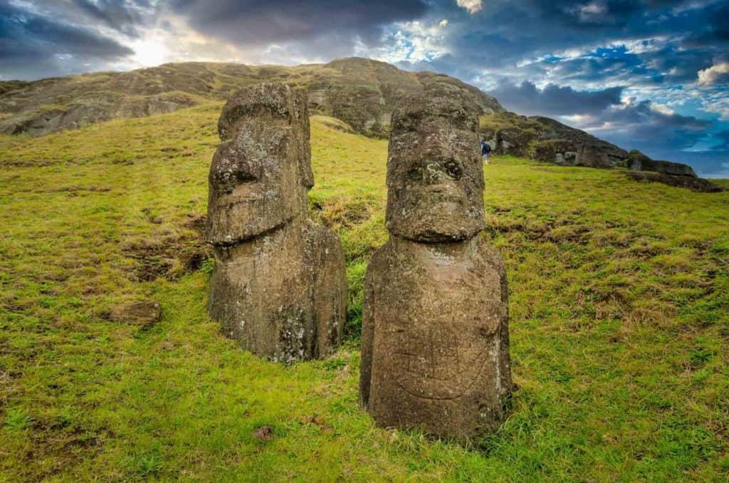 image isla de pascua isla de pascua chile unsplash