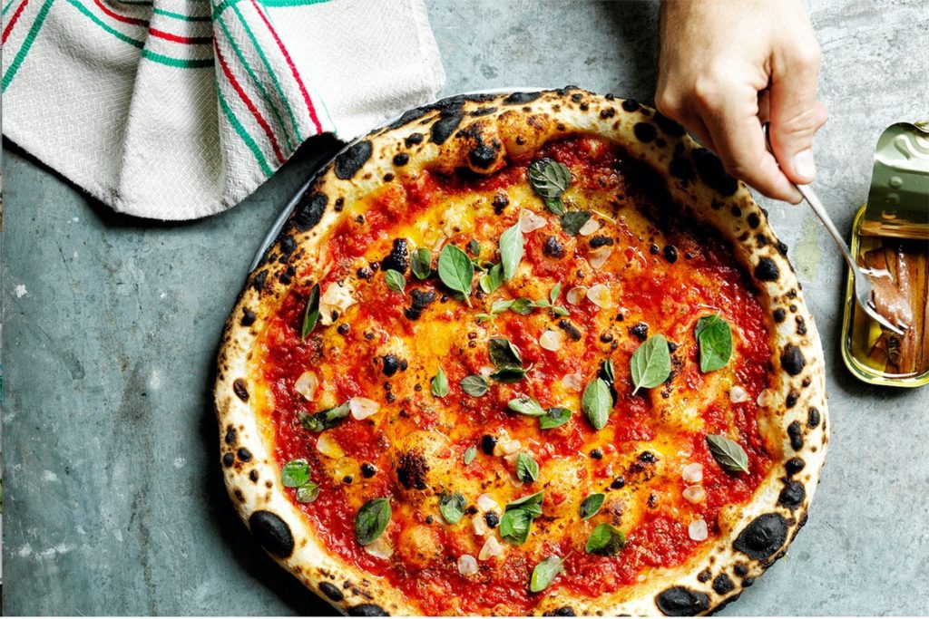 11 Italian Pizza Styles: pizza marinara