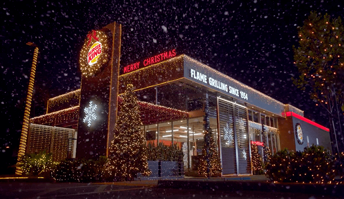 Burger King se viste de Navidad en pleno julio en un intento por pasar página de este caótico 2020 4