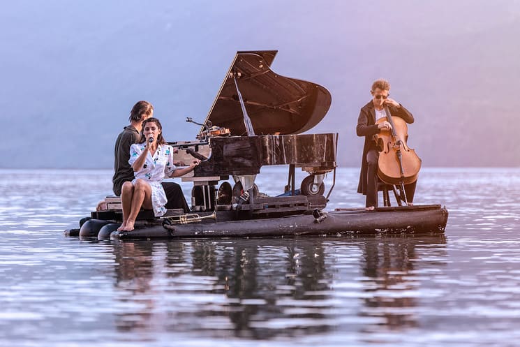 Conoce Piano du Lac, una propuesta de conciertos de piano sobre el agua que deslumbra a Europa 24