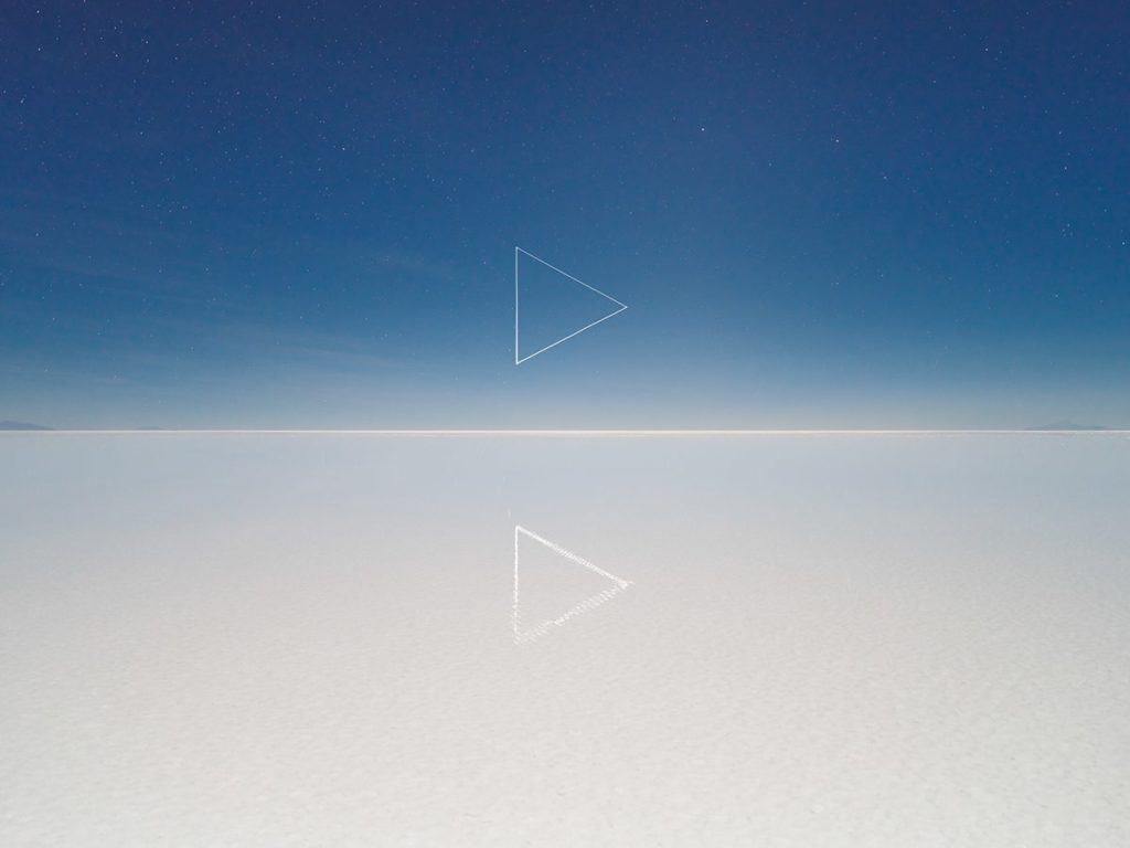 image imágenes del Salar de Uyuni Fotógrafo toma impresionantes imágenes del Salar de Uyuni junto a dibujos realizados por drones con LEDs 2