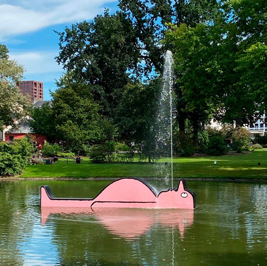 image Le Jardin des Plantes en Nantes Nuevas y simpáticas esculturas 2D adornan Le Jardin des Plantes en Nantes Francia 4