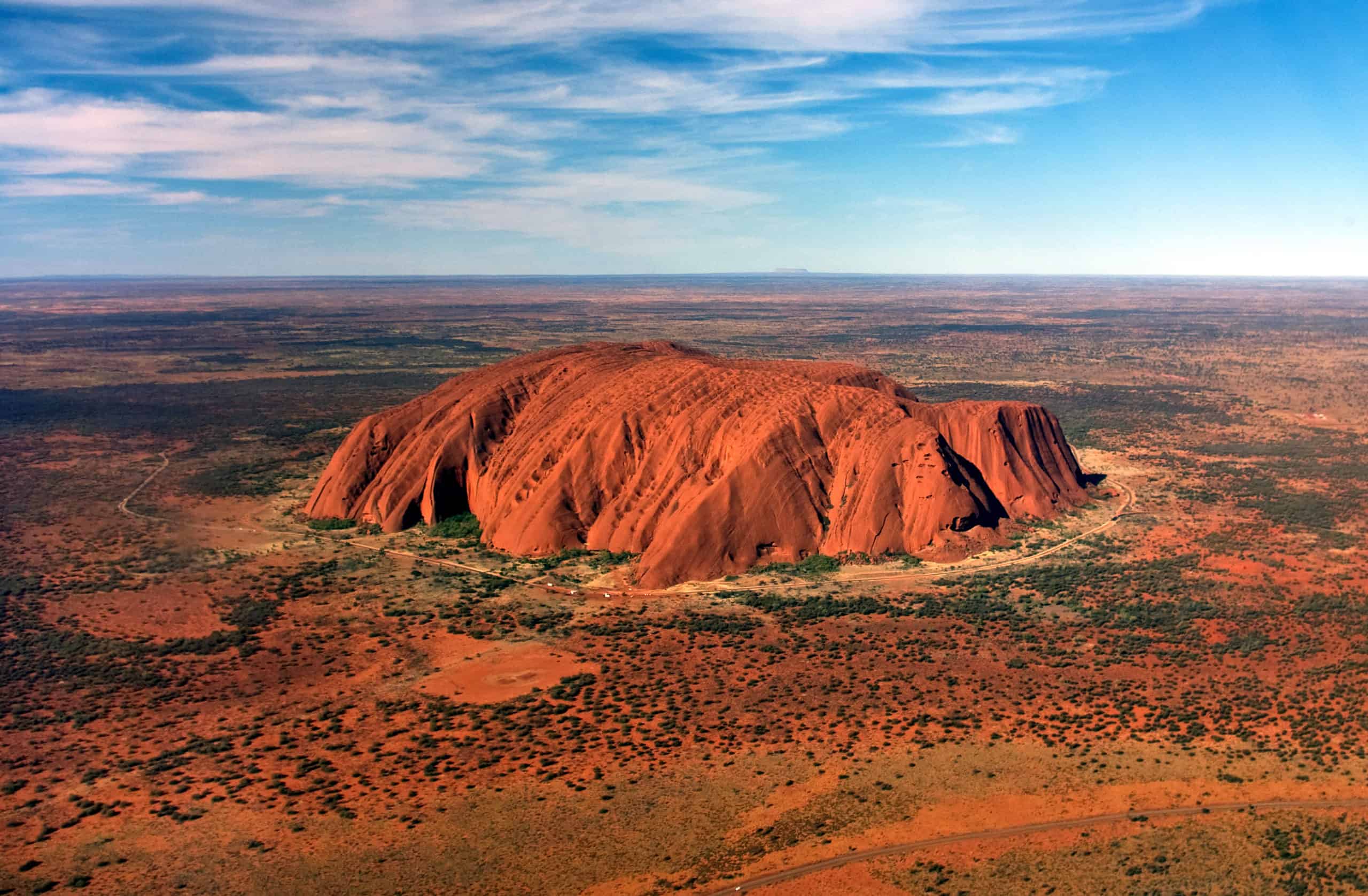 Australia cierra el monte Uluru 1