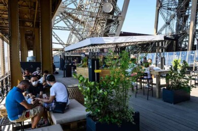 Café en la Torre Eiffel