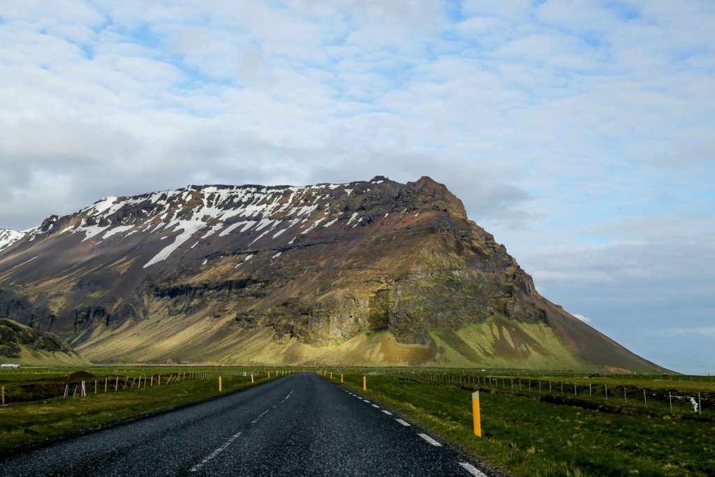 Islandia exigirá controles sanitarios más estrictos para turistas, con realización de doble test y cuarentena de 5 días