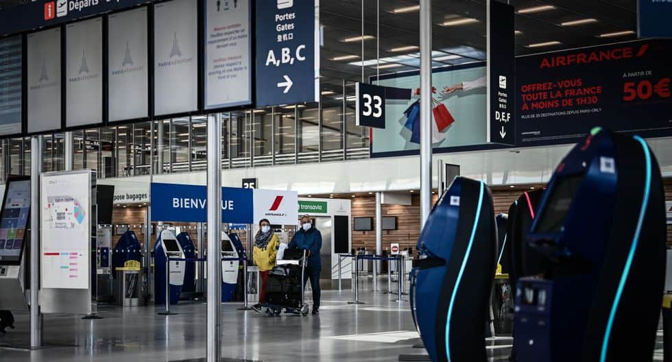 Francia pide test negativo de covid-19 para ingresar al país