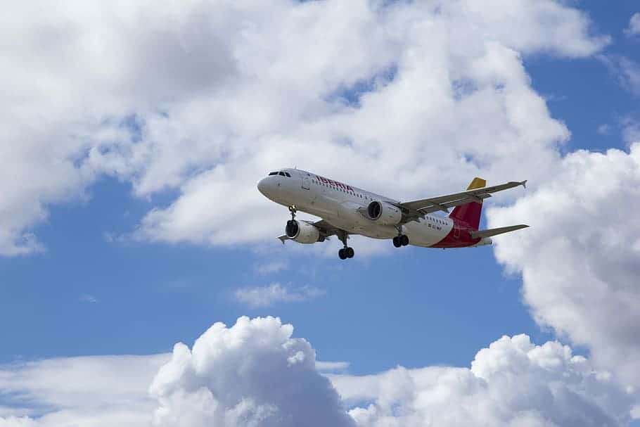 iberia-landing-airport-decks