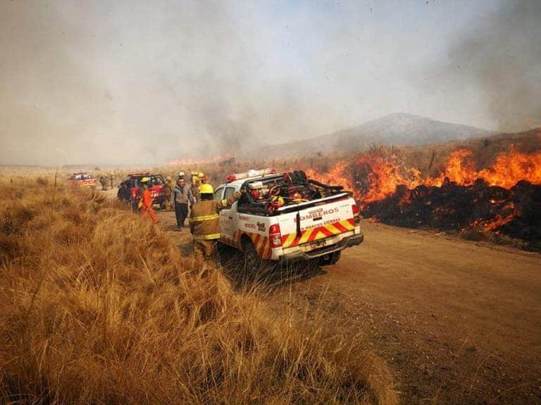 image incendio incendio en cordoba bomberos