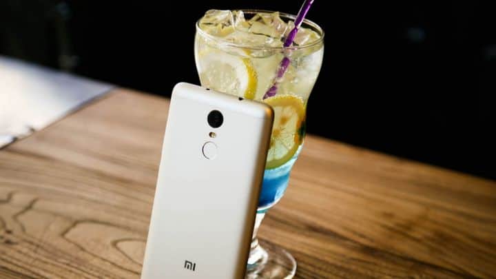 image telefonos inteligentes smartphone drink