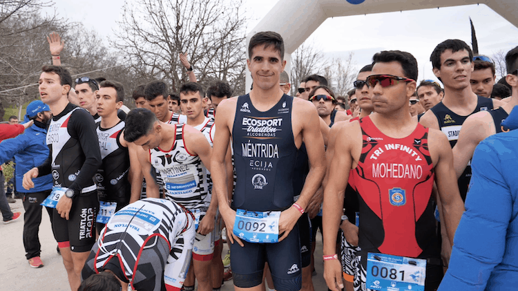 corredor español dejó pasar a un rival que se había equivocado en su camino a la meta y el gesto emocionó a todos