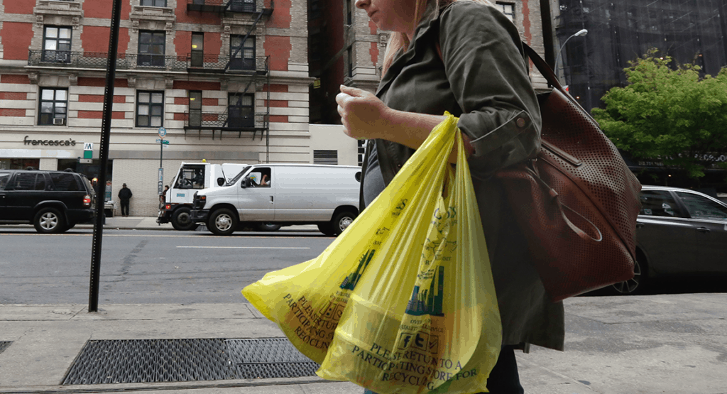 Nueva Jersey votó una ley para prohibir el uso de las bolsas de plástico... ¡y de las bolsas de papel también!