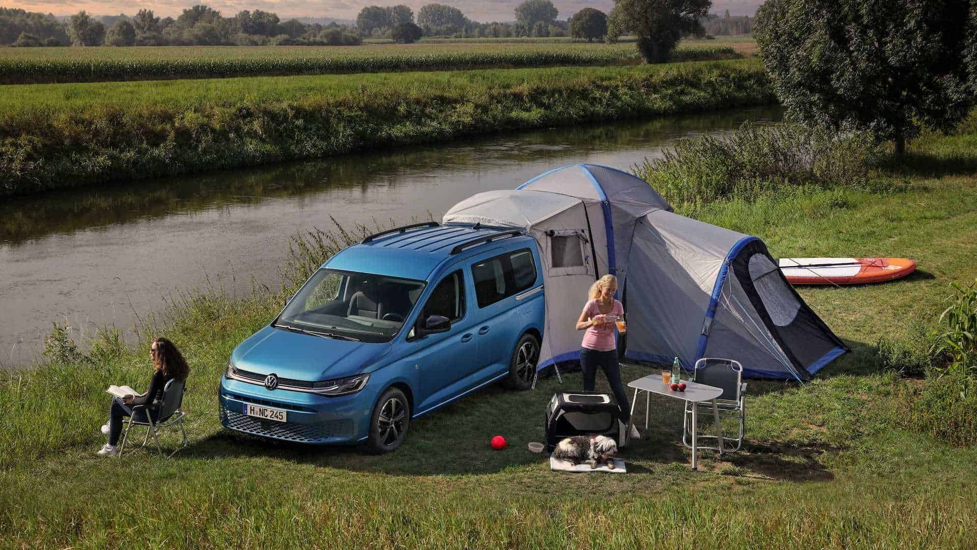 Esta nueva camioneta viene preparada para que acampar sea más práctico