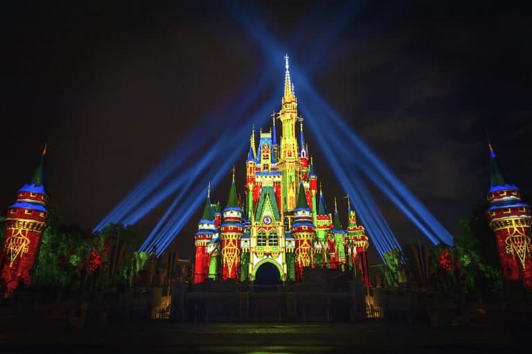 Disney cancela dos de sus eventos navideños pero aún así tendrá una navidad mágica