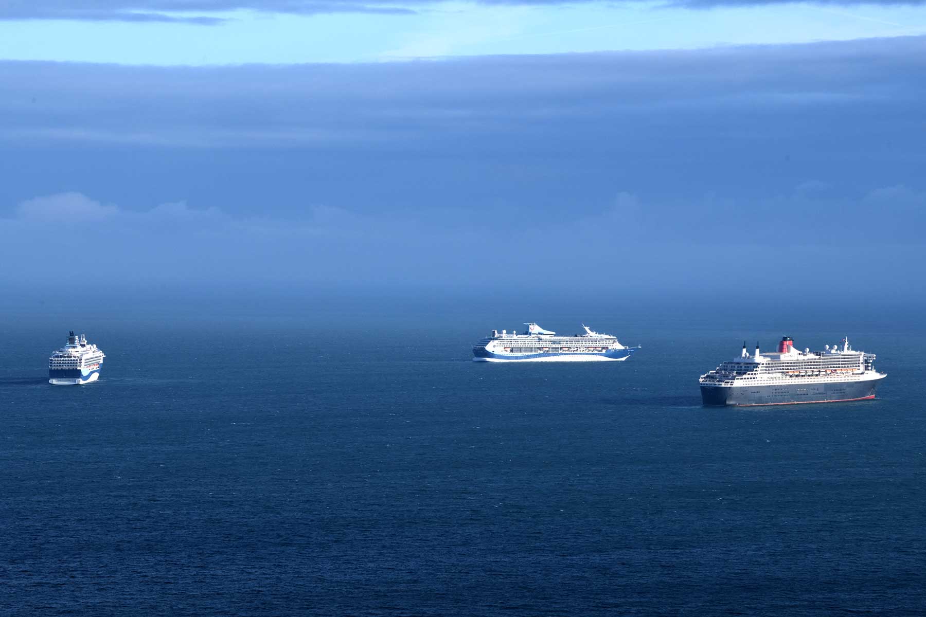 Los cruceros vacíos se convirtieron en la nueva atracción del Canal de la Mancha