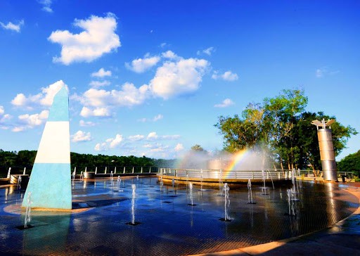 image lugares para conocer cerca de Iguazú hito