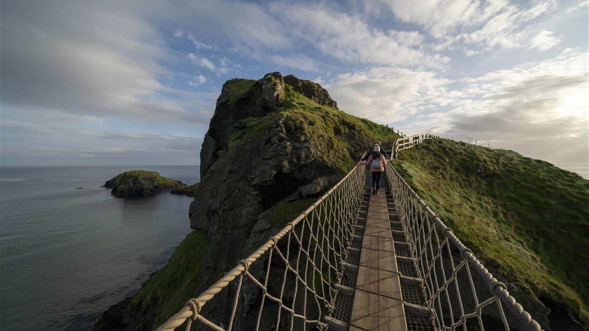 Puente de Cuerdas Carrick-e-redes en Irlanda