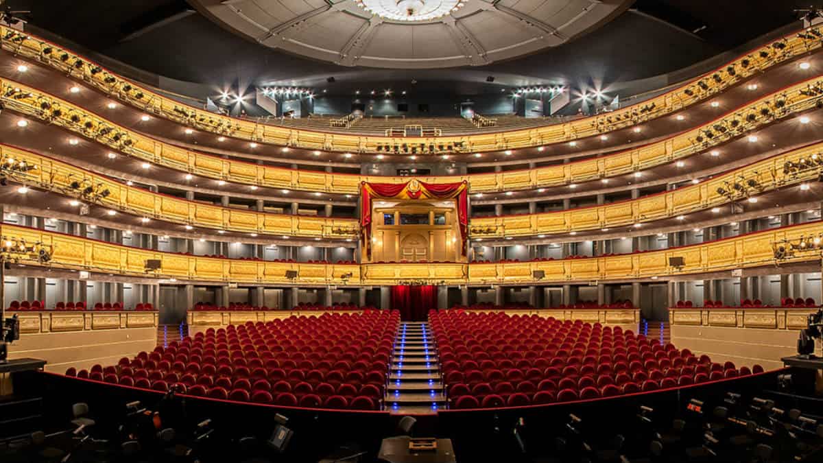 España: suspenden una función en el Teatro Real porque no había distanciamiento social y el público se quejó