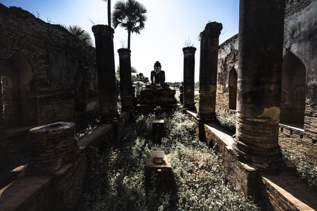 silueta templo myanmar