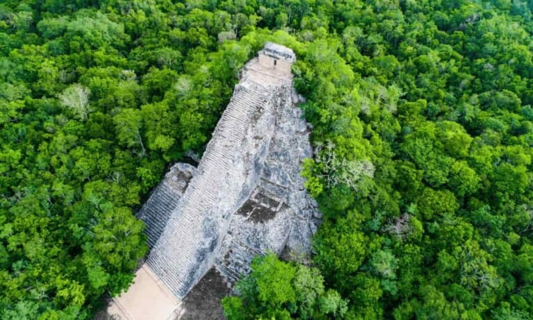 Yacimiento arqueológico Cobá