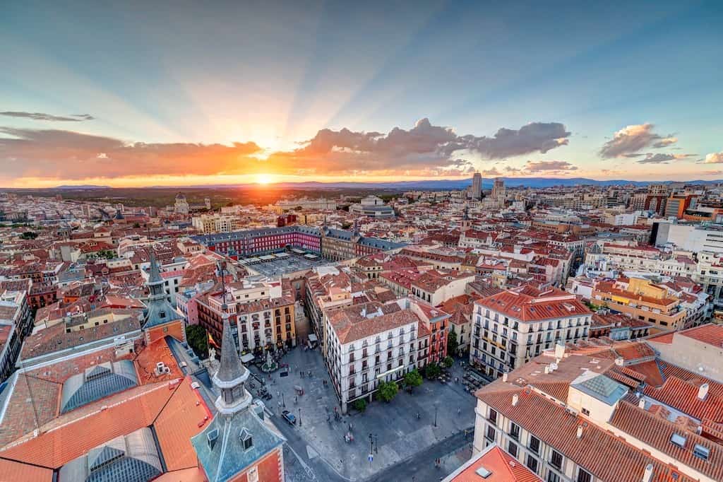 image viajar en 2021 Espana decreta estado de alarma toque de queda segunda ola de coronavirus 2 1