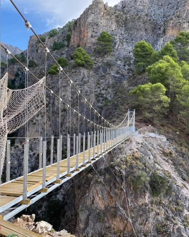 image puentes colgantes más grandes de España Malaga inaugura hoy uno de los puentes colgantes mas grandes de Espana ubicado en un entorno natural 2