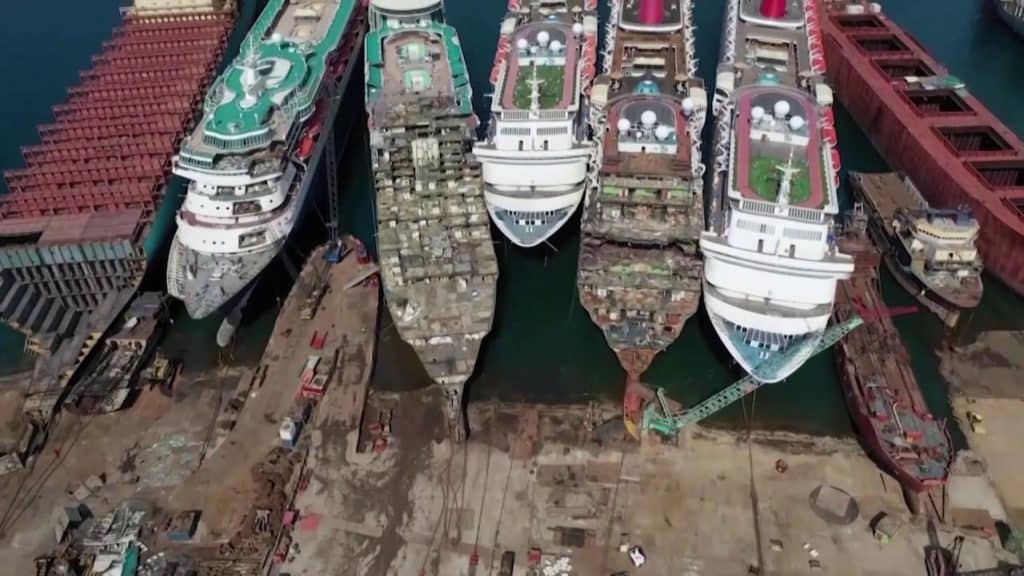 Turquía: Este video muestra un impactante cementerio de cruceros como consecuencia del impasse de viajes a causa del COVID-19