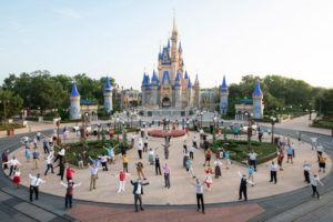 Disney World extiende nuevamente los horarios de sus parques para las fiestas