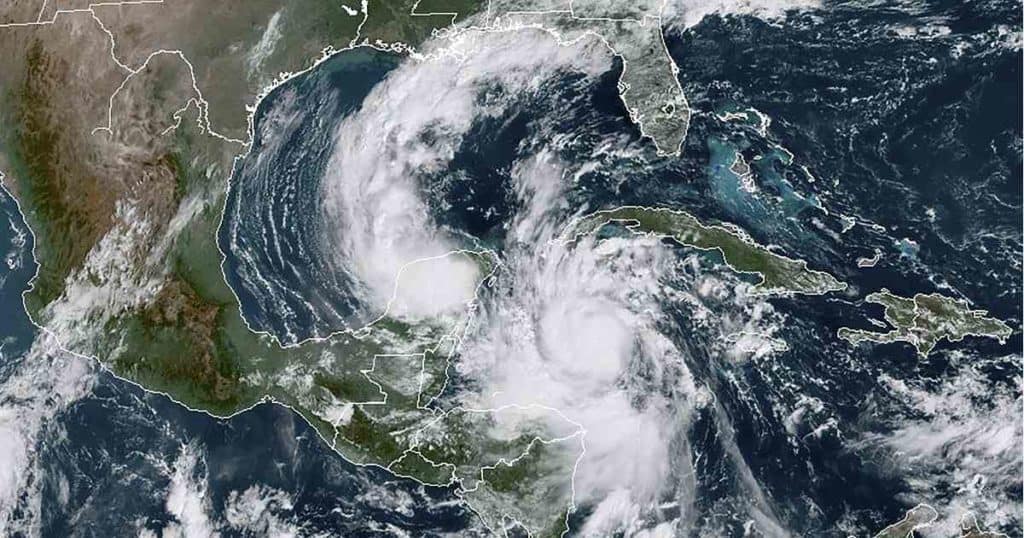 Alerta máxima en la Península de Yucatán ante el ingreso del huracán Delta