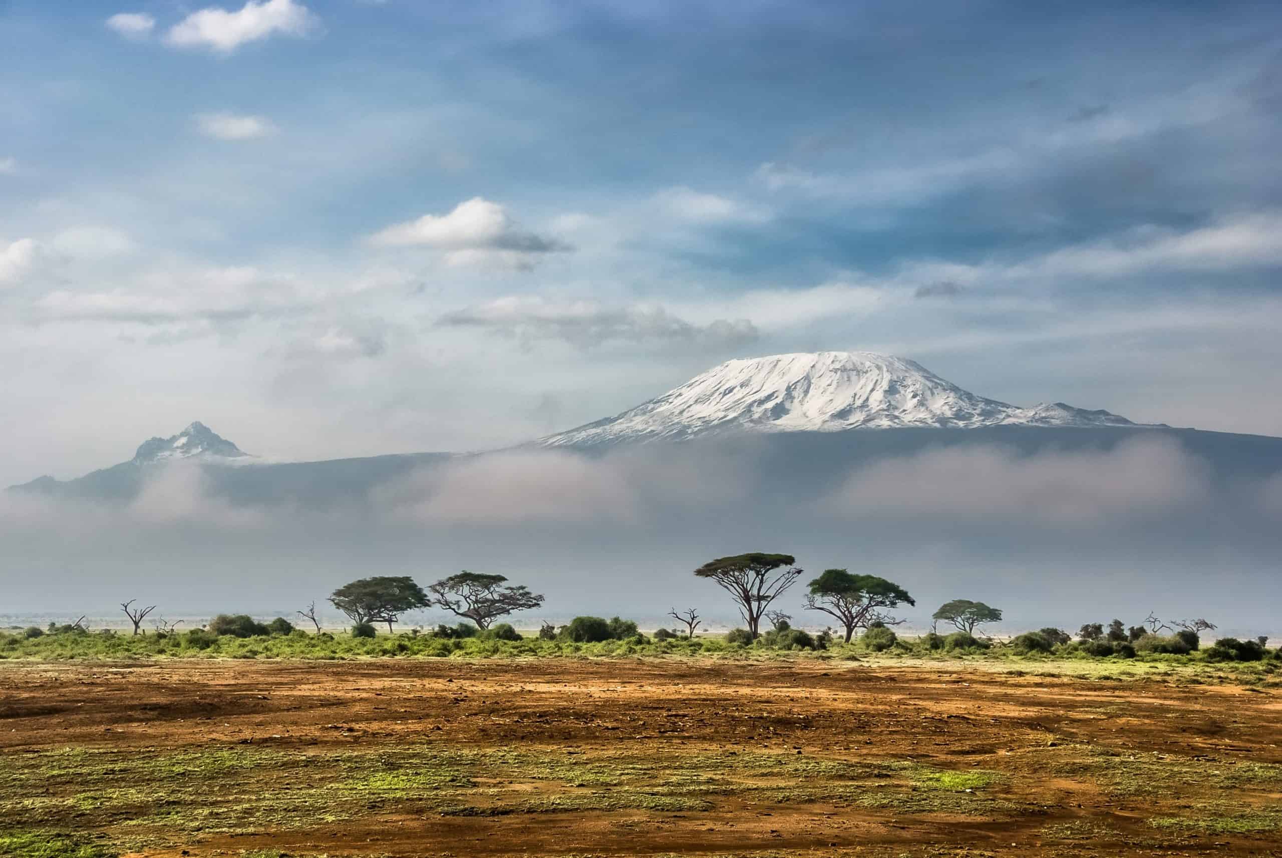 Tanzania: un incendio en el Monte Kilimanjaro consumió 28 kilómetros cuadrados de la vegetación