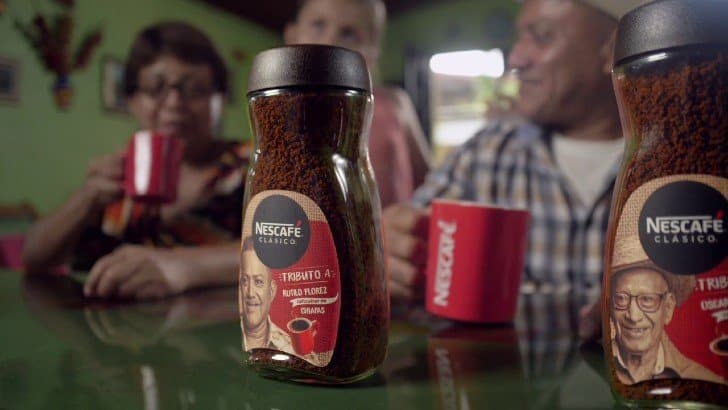 Nescafé reconoce en sus etiquetas a caficultores que trabajan detrás de la producción del café