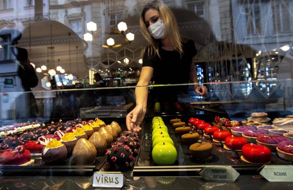 República Checa: un café de Praga creó un postre con la forma del coronavirus