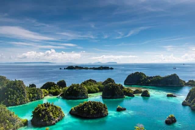 image Raja Ampat sutirta budiman DxmBSgUYKis unsplash 2