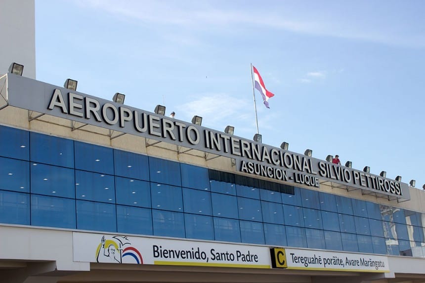 Paraguay reabre sus fronteras aéreas y habilita vuelos comerciales desde el 21 de octubre