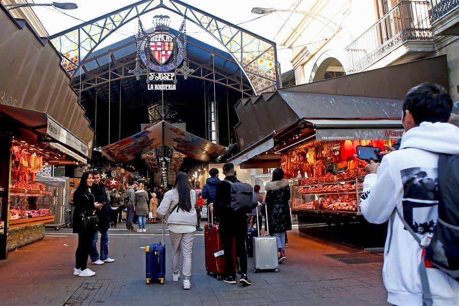 La Boqueria cumple 180 años: descubre las curiosidades del mercado de Barcelona más famoso a nivel mundial