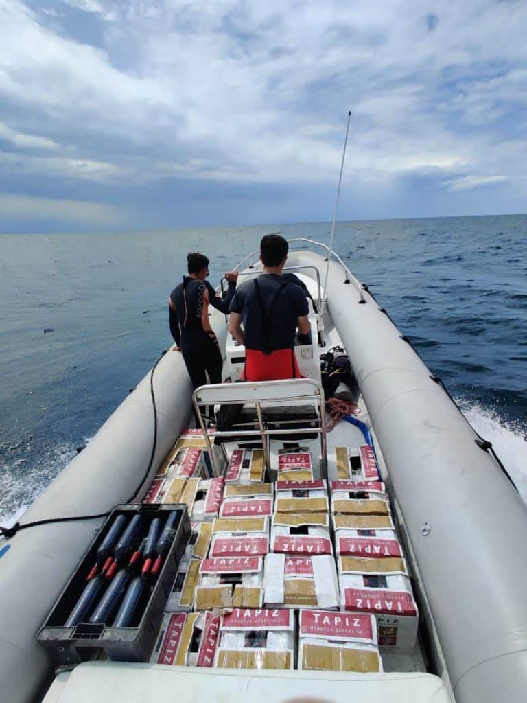 image bodega submarina Las Grutas alberga la primera bodega submarina del pais y permite degustar vinos anejados en el fondo del oceano Atlantico 5