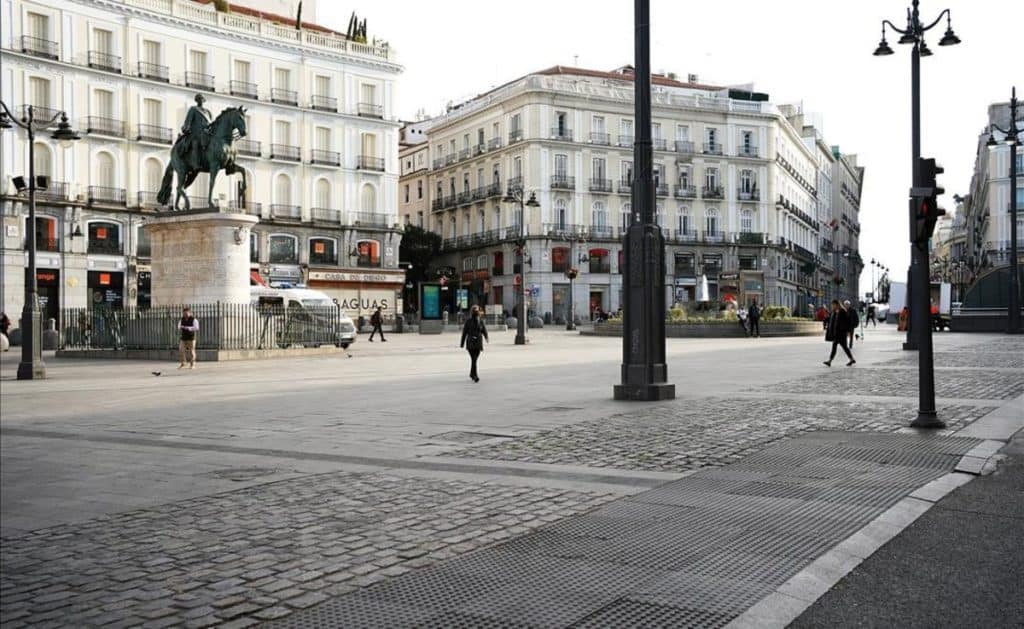 Madrid buscará realizar testeos masivos de COVID-19 gratuitos antes de la Navidad para controlar la expansión de la segunda ola