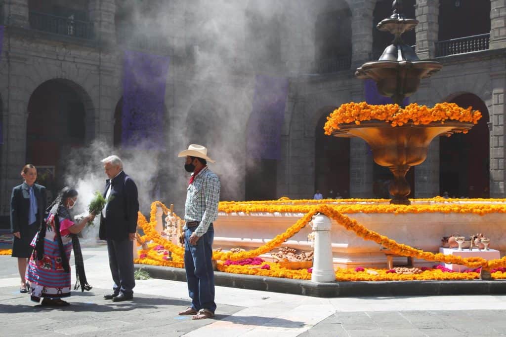 México: La celebración por el Día de Muertos tuvo un sentido homenaje a sus más de 91.000 fallecidos por COVID-19