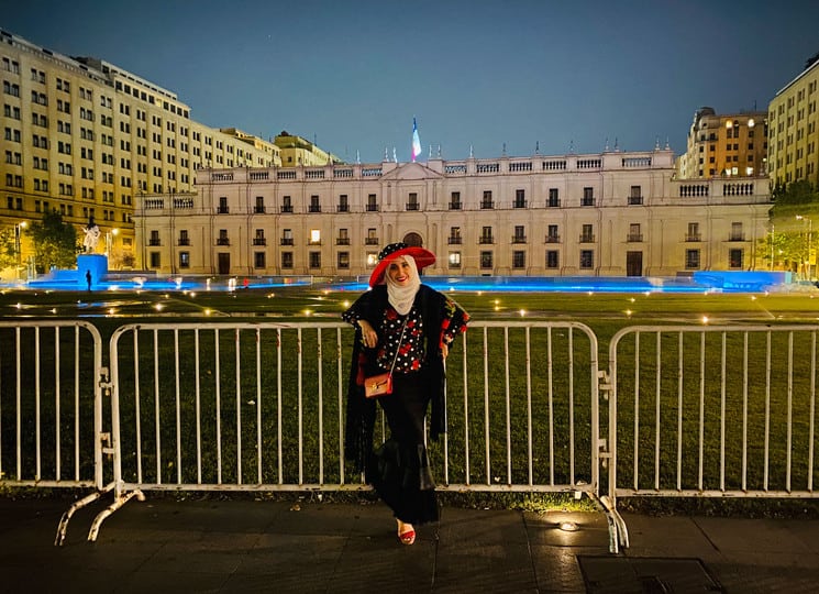 Una mujer emiratí alcanzó un nuevo récord mundial al visitar los siete continentes en tan solo tres días