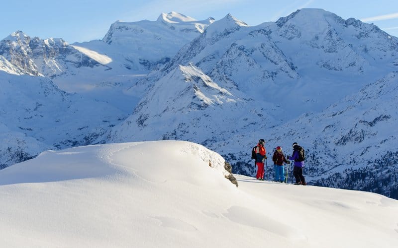 Una escuela de esquí en Suiza busca a una persona que quiera probar sus pistas