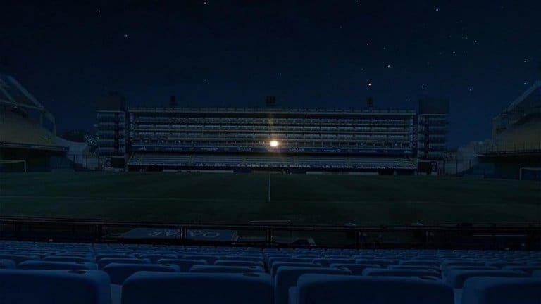 La noche del "10": Con aplausos y estadios con luces prendidas homenajearon a Diego Maradona