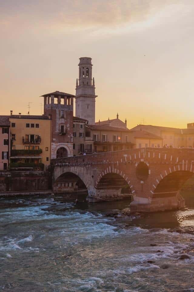 image Verona en un día julia solonina cV yFzNAg6s unsplash