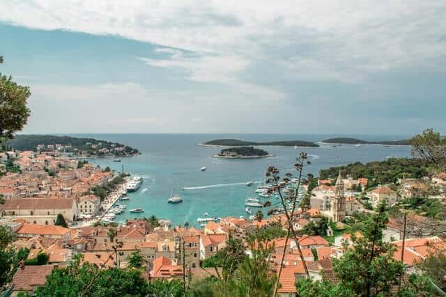 image isla de Hvar marcus lofvenberg LyghSgFG8QQ unsplash 1