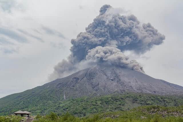 image volcanes activos que se pueden visitar mitsuo komoriya igcgouMC318 unsplash 1