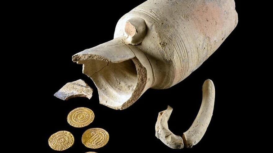 monedas Israel: encontraron cuatro monedas de oro de hace más de 1000 años en un jarrón enterrado Israel: encontraron cuatro monedas de oro de hace más de 1000 años en un jarrón enterrado